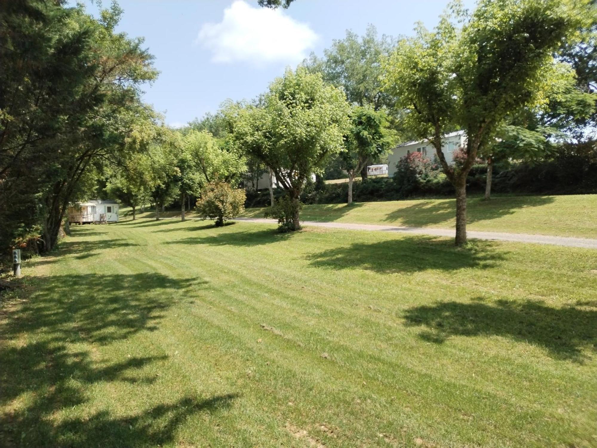 Camping Nature Le Valenty Mobil-Home-Dordogne Panoramique Clim Piscine Soturac Экстерьер фото